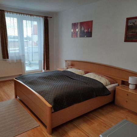 Hezke Ubytovani V Centru Mesta Apartman Třebíč Kültér fotó